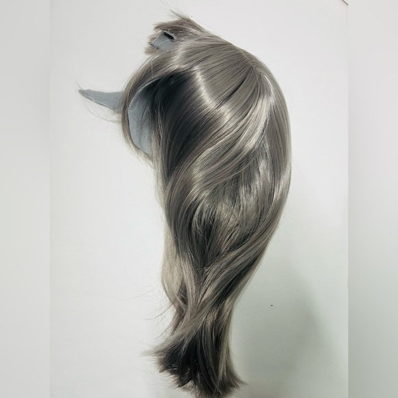 Grey Synthetic Wig - Picture 5 of 6